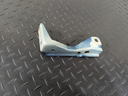 16-22 BMW X1 F48 GENUINE FRONT LEFT PASSENGER SIDE WING BRACKET MOUNT 7392803