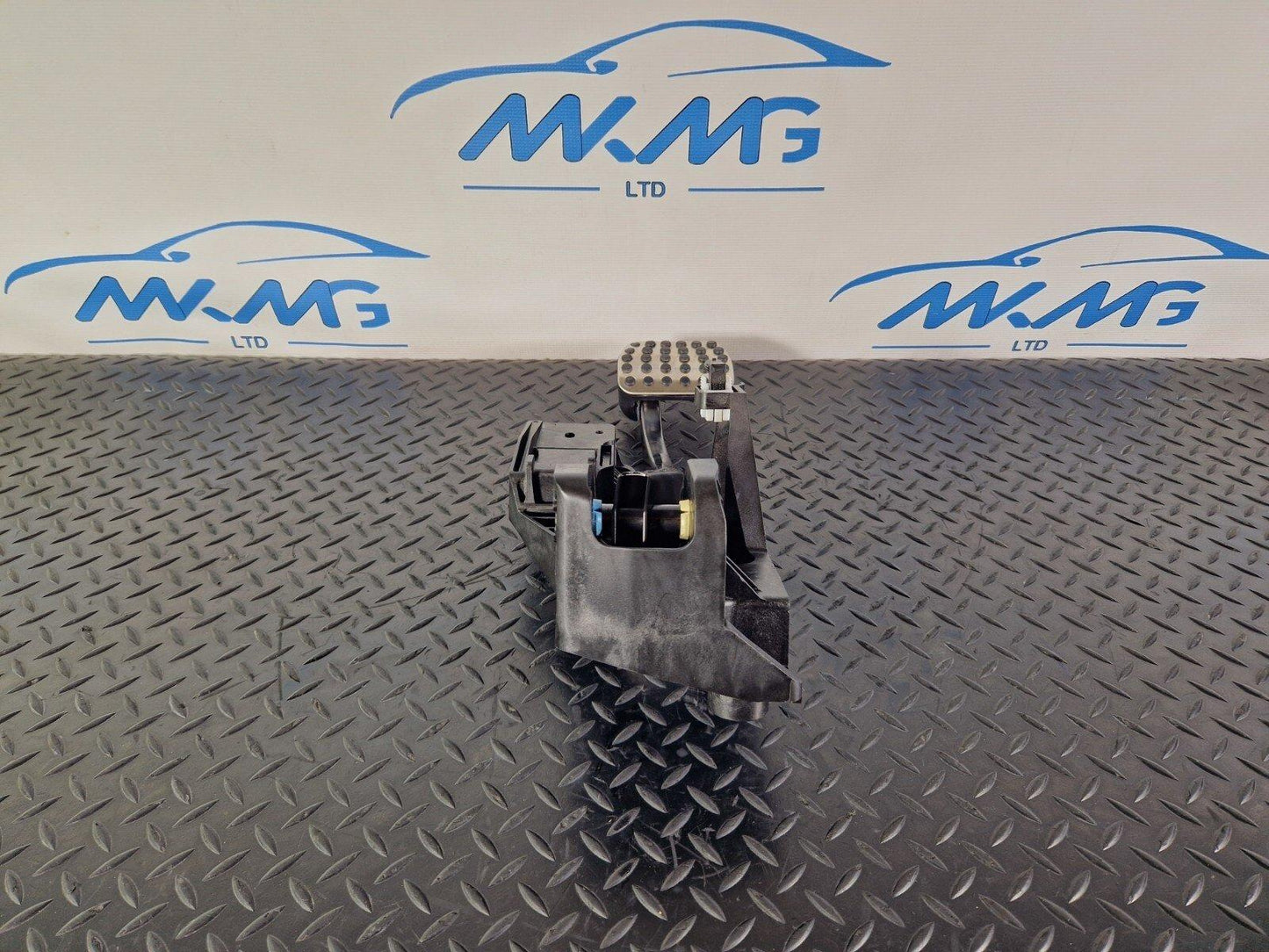 18-ON MERCEDES BENZ A CLASS W177 AUTOMATIC BRAKE PEDAL ASSEMBLY UNIT A2472902600