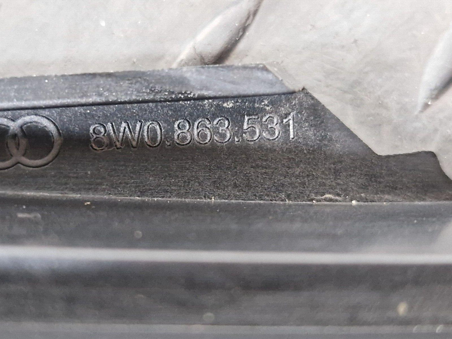 16-19 AUDI A4 B9 S-LINE GENUINE GEARSTICK MOUNTING PLATE BRACKET 8W0863531