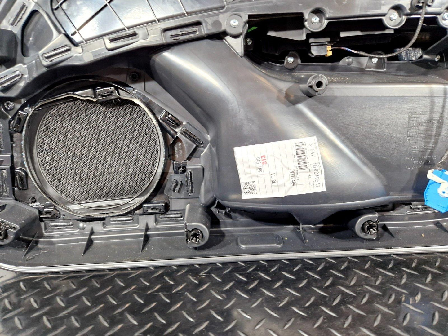 16-19 AUDI A4 B9 FRONT PASSENGER SIDE DOOR CARD PANEL 8W0867133