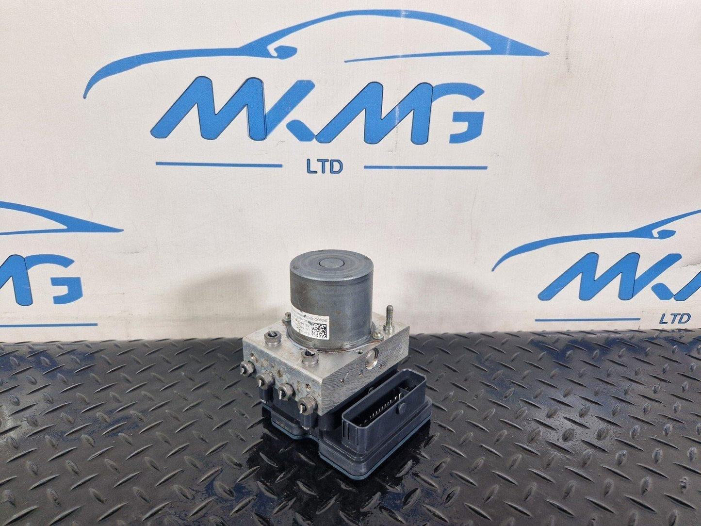 19-ON MERCEDES BENZ CLA C118 GENUINE ABS PUMP A2439010900 A2439002000