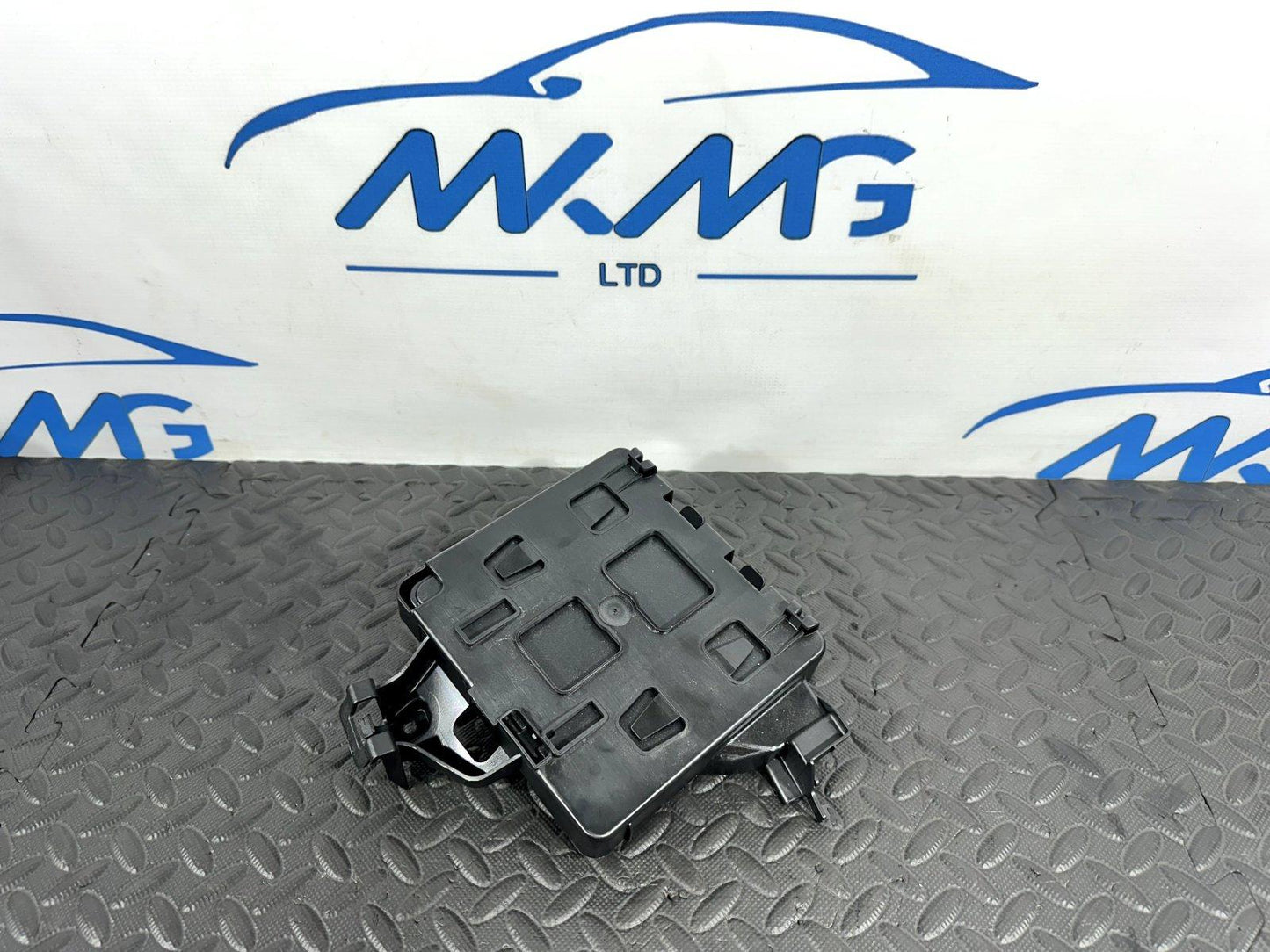 16-19 AUDI A4 B9 GENUINE BODY COMFORT/CONVENIENCE  CONTROL UNIT 8W0907064