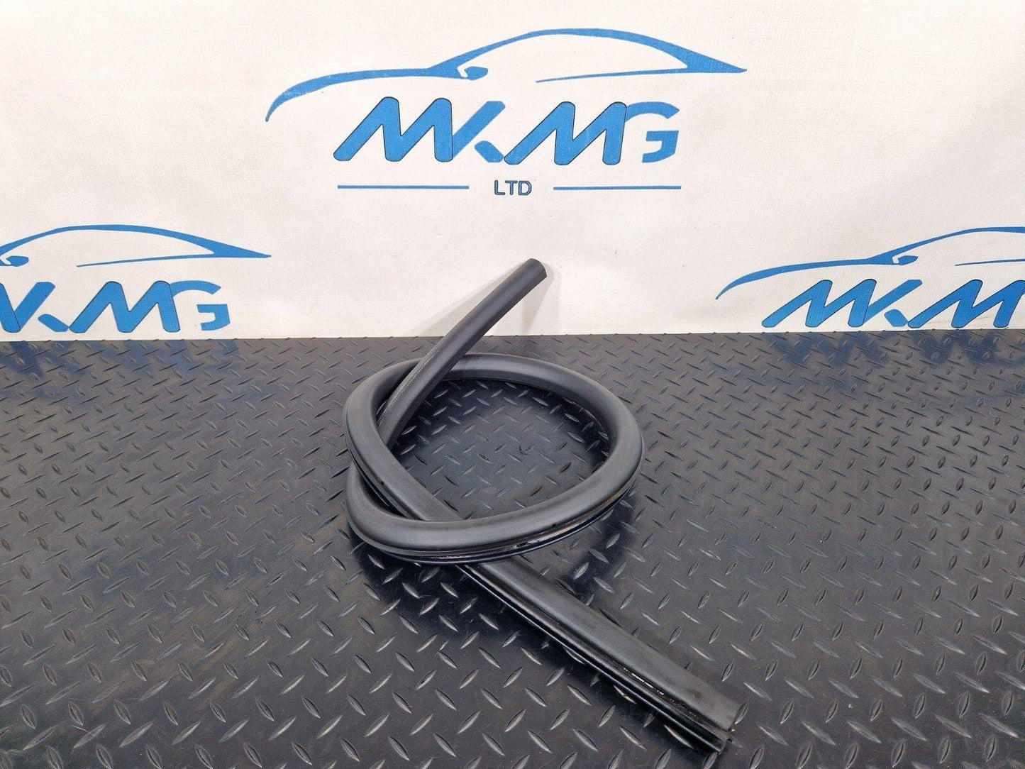 10-18 AUDI A7 4G S-LINE REAR LEFT LOWER DOOR RUBBER WEATHER SEAL 4G883370