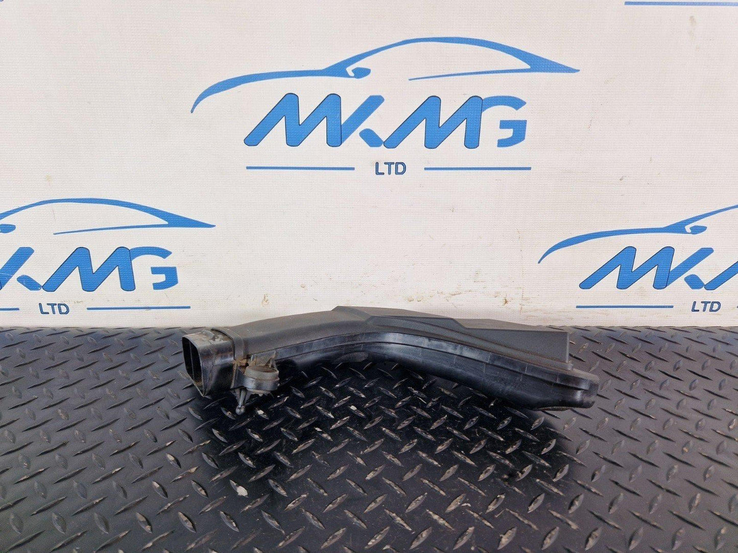 16-19 MERCEDES BENZ GLE W166 FRONT AIR DUCT FOAM RIGHT A2760902637