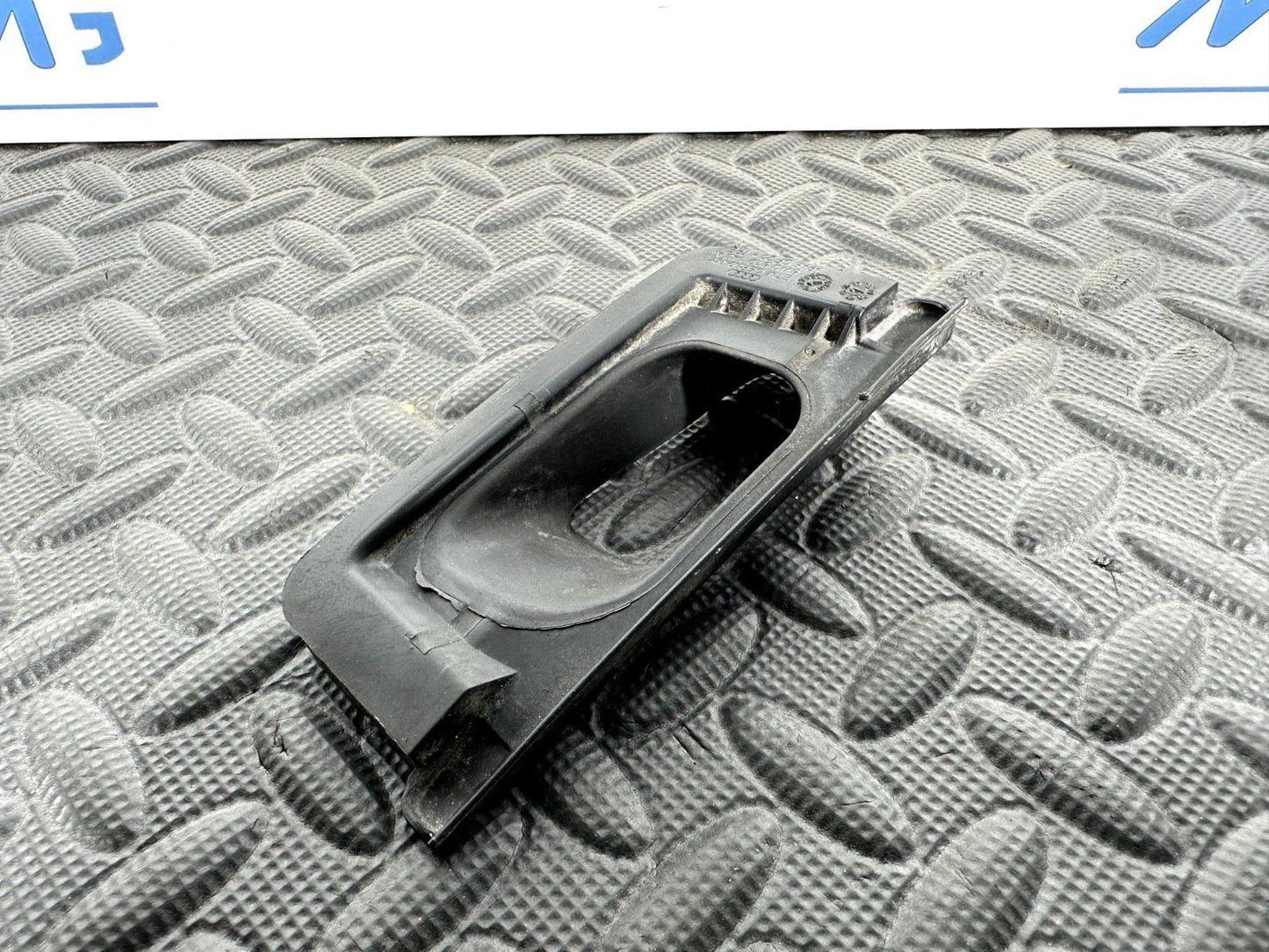 16-19 AUDI A4 B9 GENUINE FRONT LEFT REINFORCEMENT BEAM SEAL 8W0819143A
