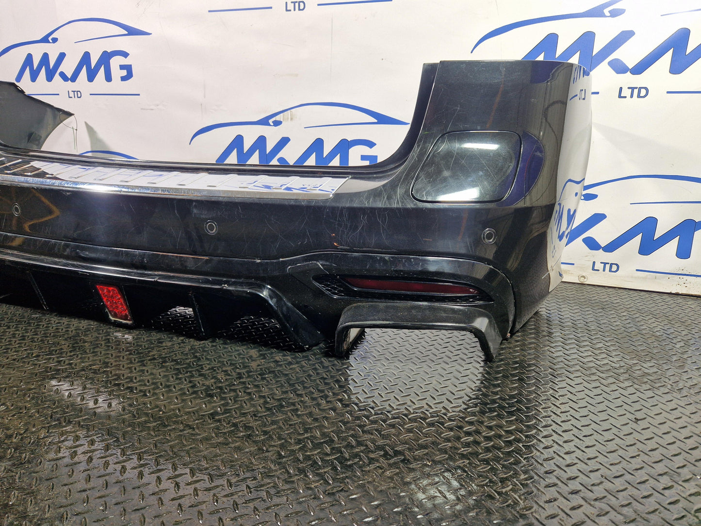 Mercedes-Benz GLE 500 W166 Rear Bumper in Obsidian Black 197