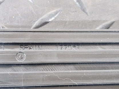 10-13 BMW X5 E70 LCI FRONT ENTRANCE DOOR SILL COVER KICK PLATE TRIM 7205263