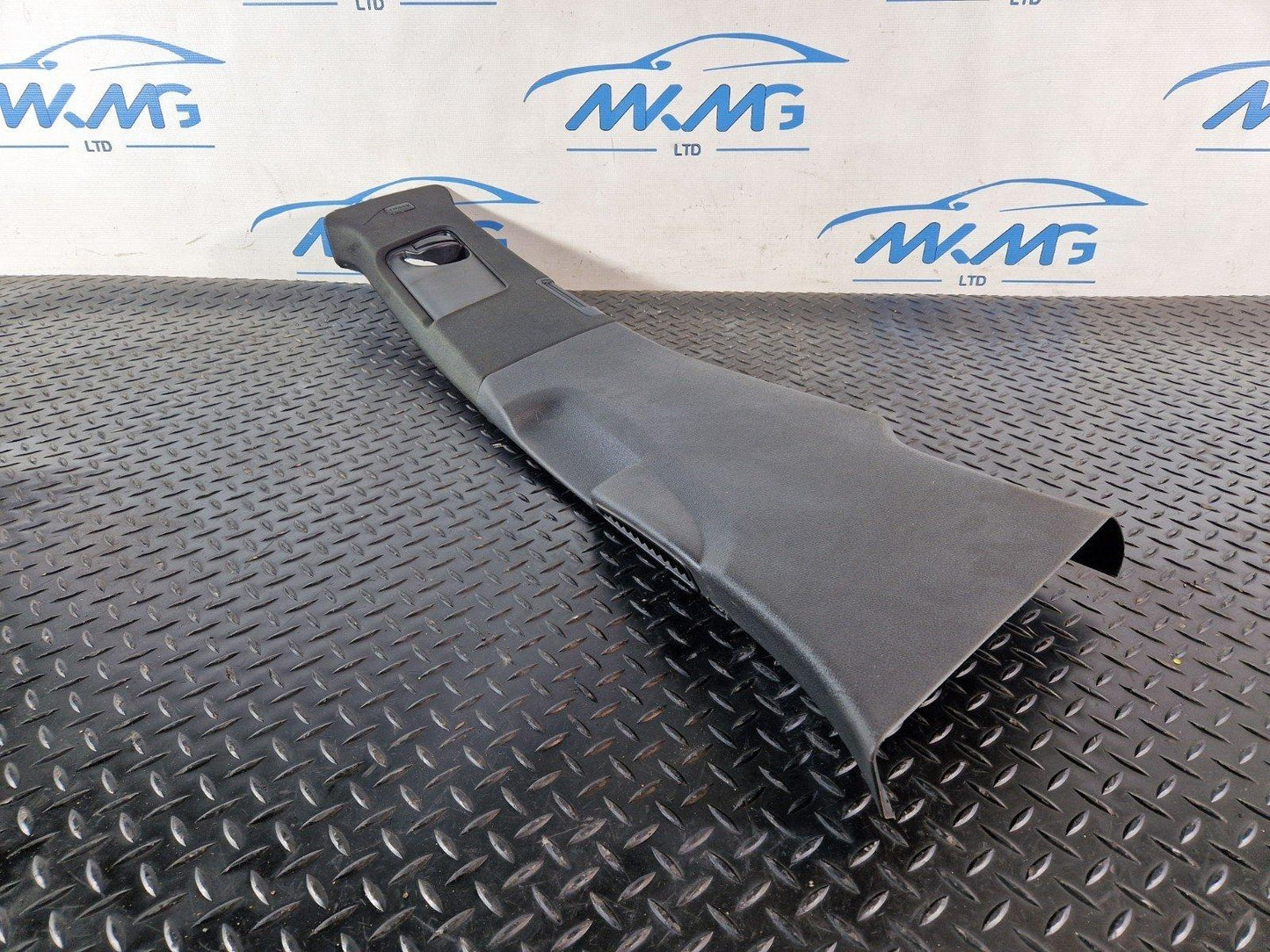 10-15 AUDI Q7 4L GENUINE RIGHT SIDE B PILLAR TRIM COVER 4L0819724