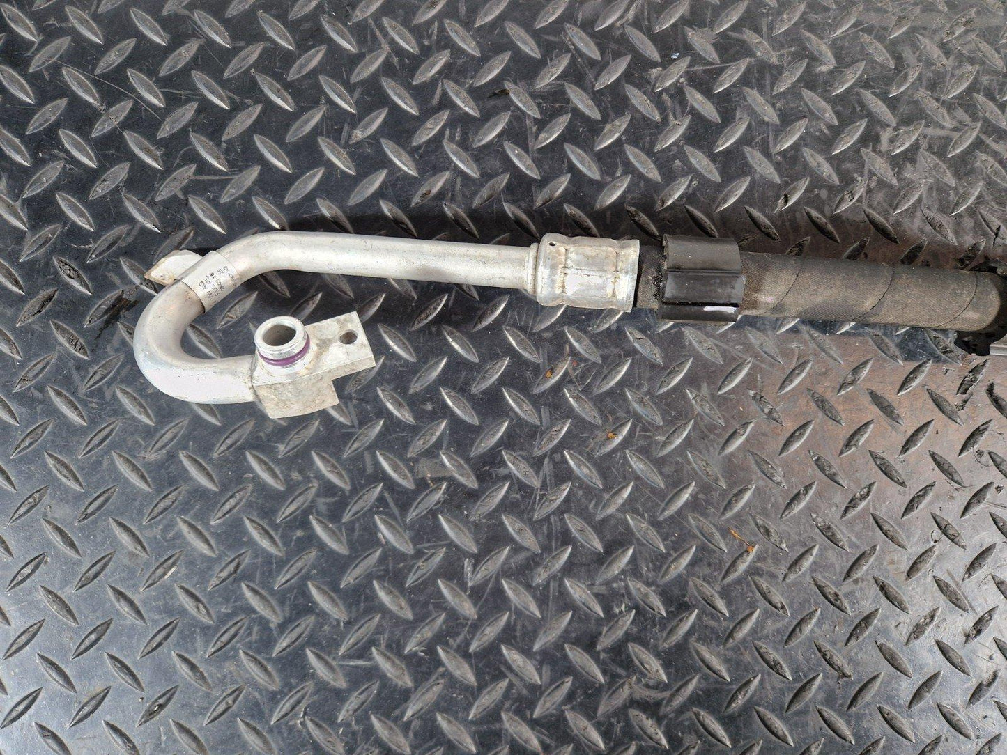 16-20 AUDI Q7 4M GENUINE AC AIR CON PIPE HOSE 4M0820740K