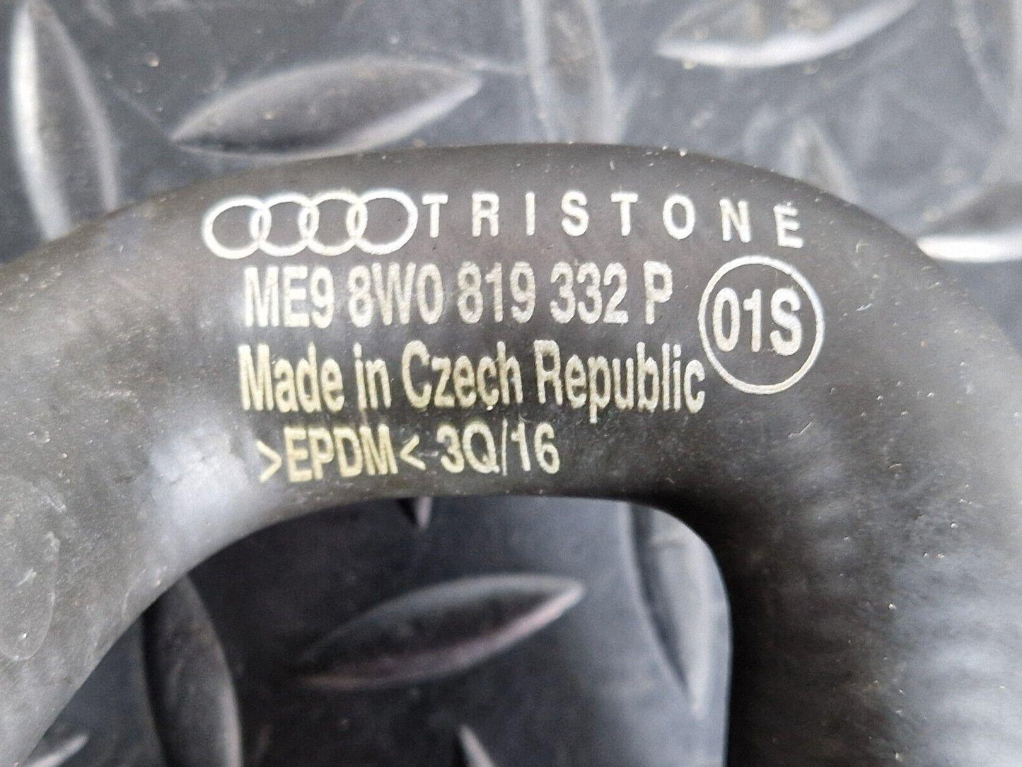 16-19 AUDI A4 AVANT B9 S-LINE 3.0TDI CSW ENGINE WATER COOLANT PIPE 8W0819332P