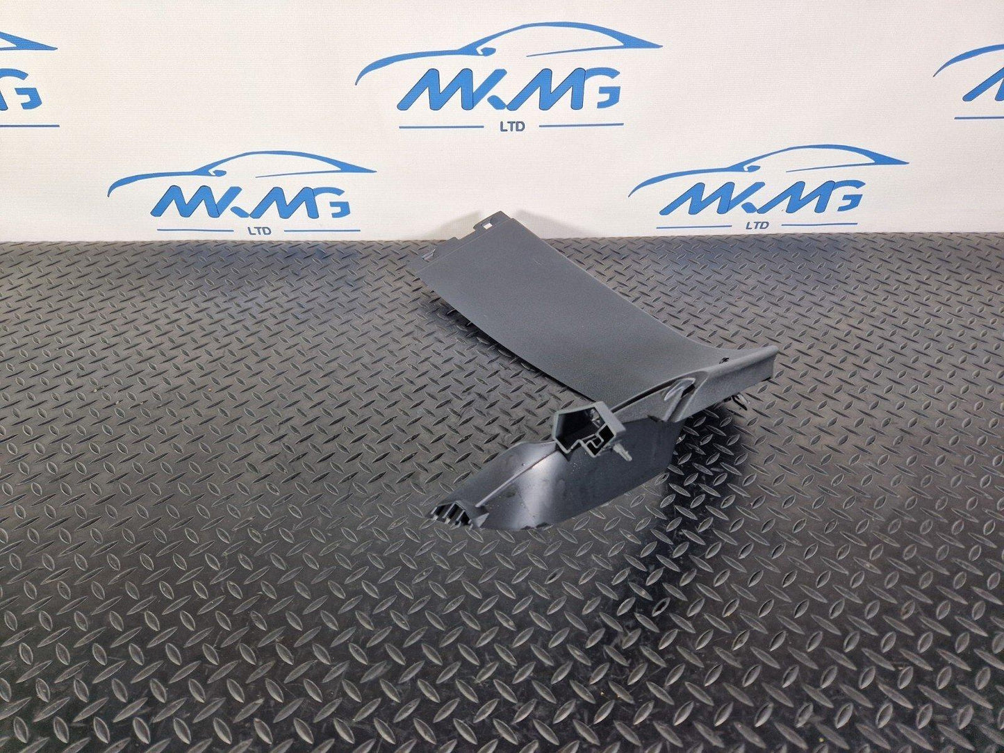 14-20 MERCEDES BENZ GLA 200 X156 TAILGATE COVER TRIM LEFT  A1567401900