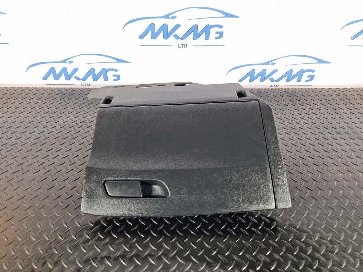 16-19 AUDI A4 B9 GENUINE DASHBOARD GLOVE BOX 8W2857035