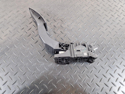 18-ON MERCEDES BENZ A CLASS W177 GENUINE ACCELERATOR THROTTLE PEDAL A1773002000