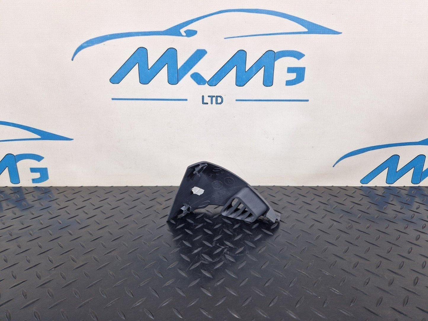 18-ON MERCEDES BENZ SPRINTER W907 W910 AIR VENT COVER A9106802900