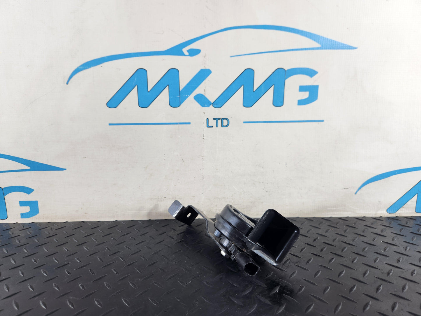Audi A6 Allroad C7 Genuine Low Tone Horn 4G0951221