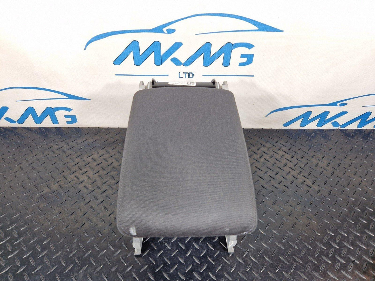 16-19 AUDI A4 B9 FRONT CENTRE CONSOLE BLACK CLOTH ARM REST 8W0864283A