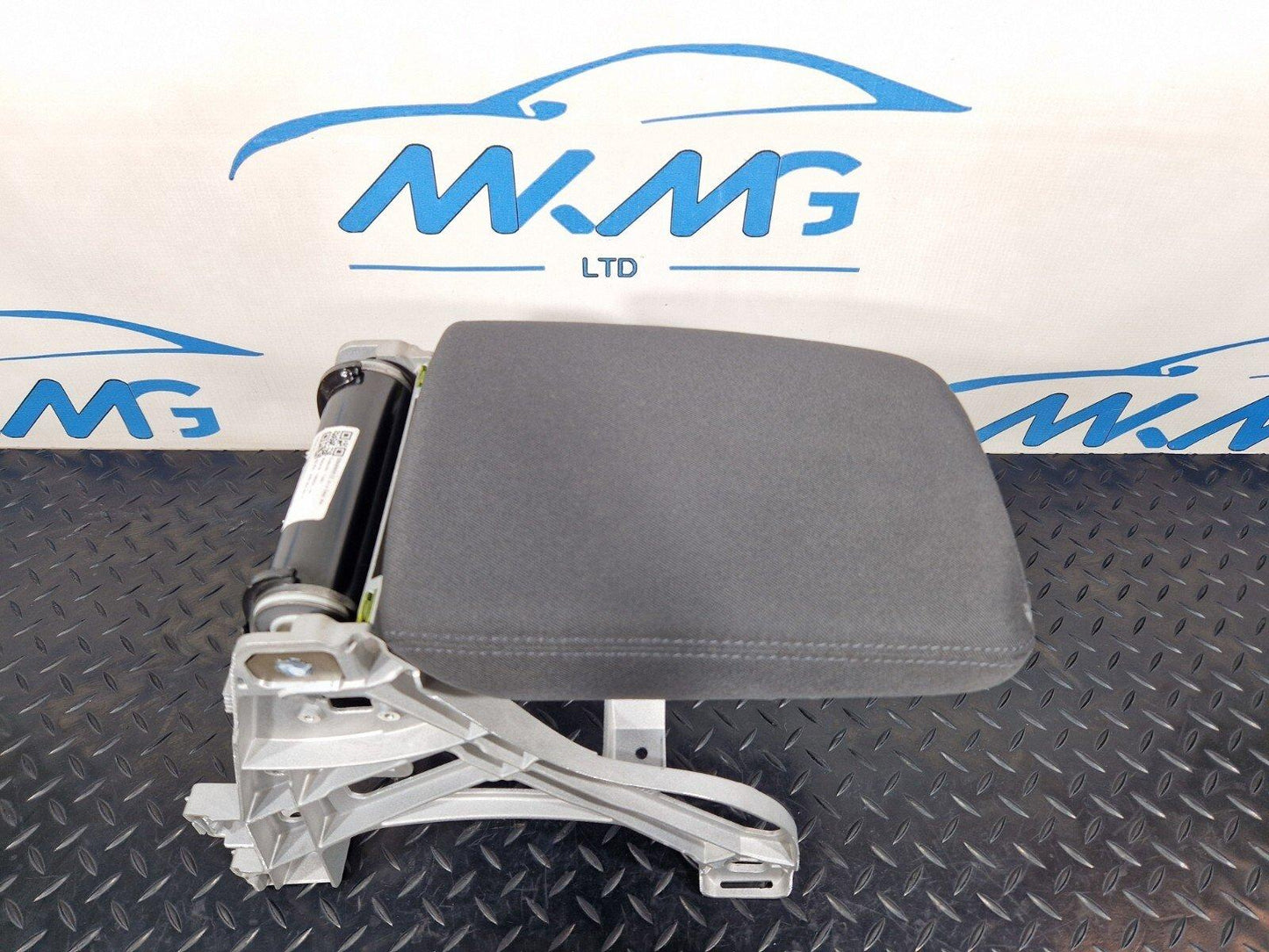 16-19 AUDI A4 B9 FRONT CENTRE CONSOLE BLACK CLOTH ARM REST 8W0864283A