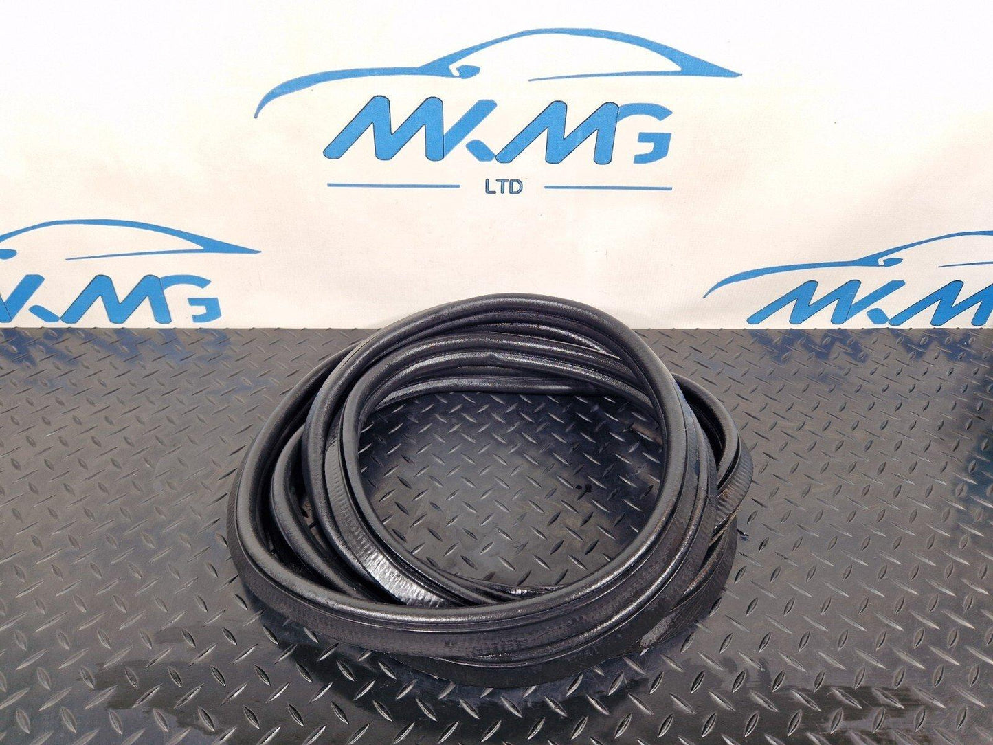 12-18 BMW 4 SERIES F36 M-SPORT TAILGATE BOOTLID TRUNK RUBBER SEAL 7314602
