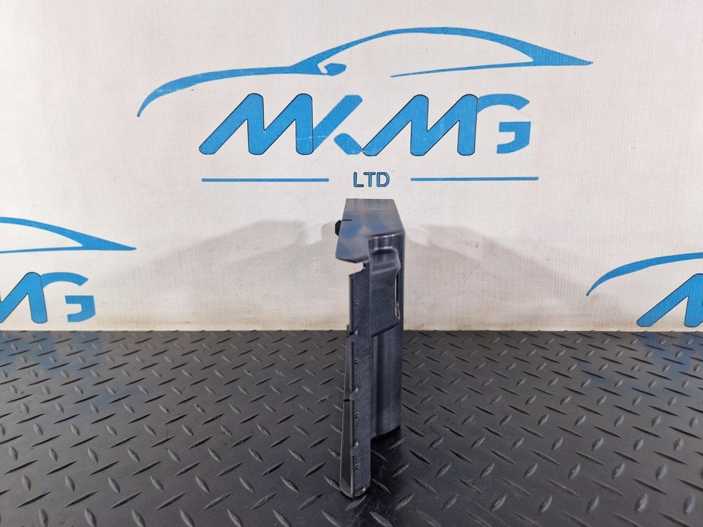 16-19 MERCEDES BENZ GLE W166 FUSE BOX MODULE COVER CAP A1665400080