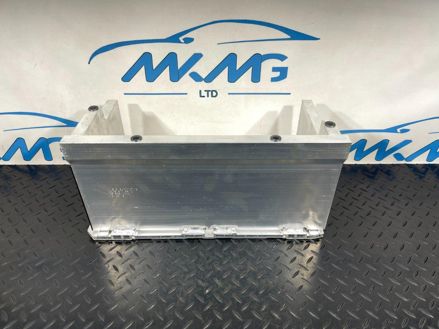 14-21 MERCEDES BENZ C300h W205 BATTERY HOLDER BOX A2056109801