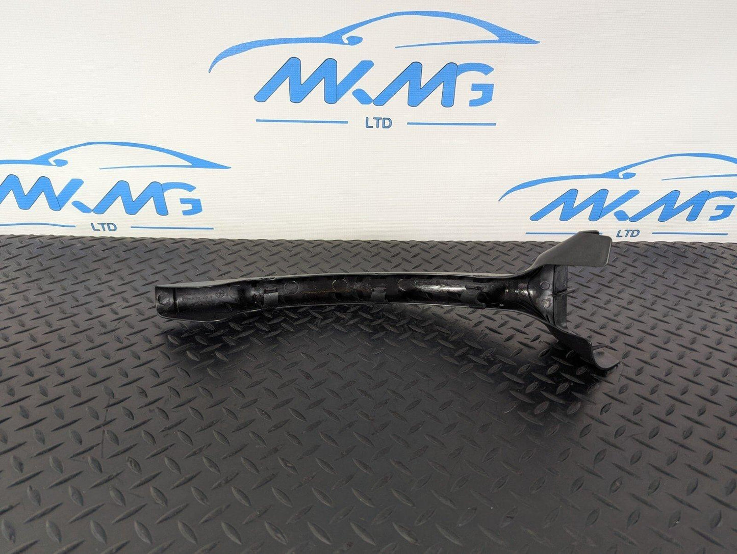 10-17 AUDI A8 4H LEFT  BOOT HINGE COVER TRIM 4H0971445B