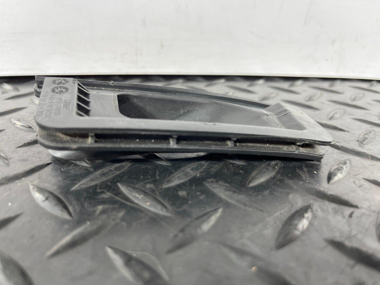 16-19 AUDI A4 B9 GENUINE FRONT LEFT REINFORCEMENT BEAM SEAL 8W0819143A