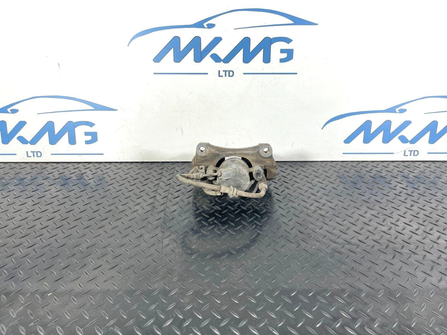16-19 AUDI A4 B9 GENUINE FRONT LEFT PASSENGER SIDE BRAKE CALIPER 8W05BQ