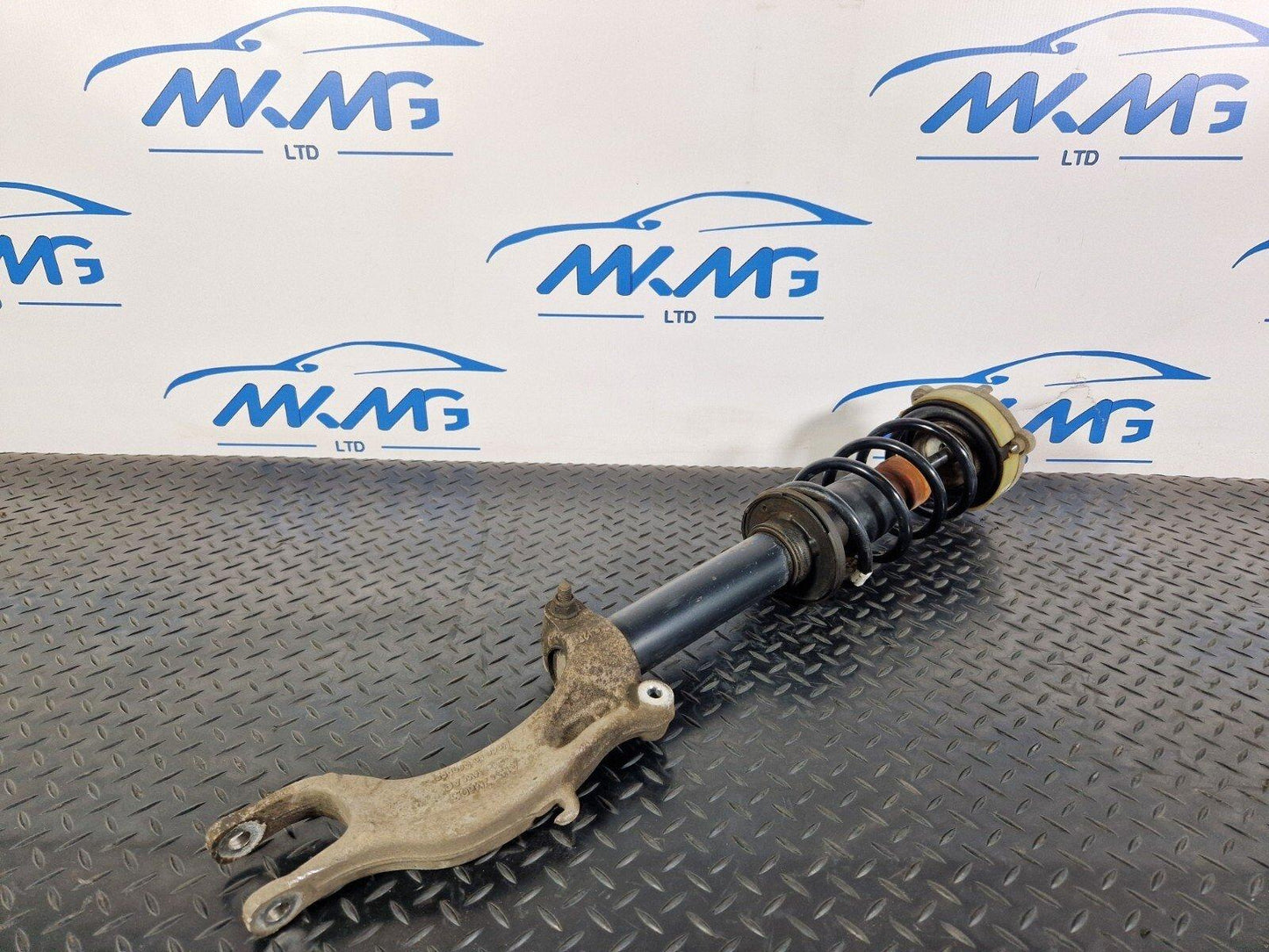 16-19 AUDI A4 B9 AVANT ULTRA SE GENUINE FRONT RIGHT O/S SHOCK ABSORBER 8W0031T
