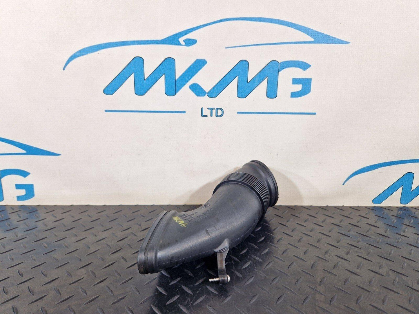 10-17 AUDI A8 4H FRONT LEFT N/S AIR INTAKE MANIFOLD DUCT PIPE 4H0129509C