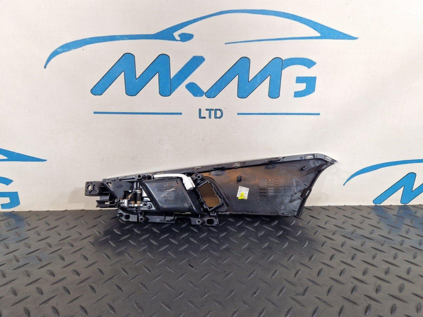 AUDI A4 A5 F5 B9 INTERIOR DOOR HANDLE TRIM FRONT RIGHT DRIVER SIDE 8W0959522D