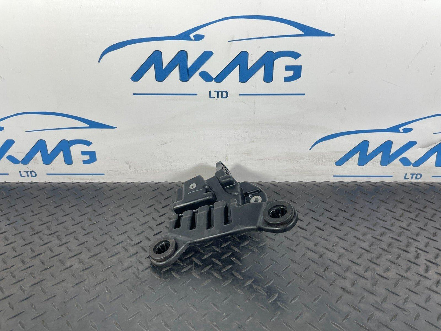 2019-ON  LAND ROVER DISCOVERY L550 AIR FILTER BOX MOUNTING BRACKET K8D2114B06A