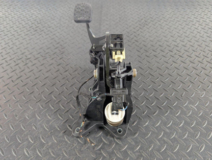 13-19 MERCEDES BENZ CLA C117 GENUINE CLUTCH PEDAL & MASTER CYLINDER A2462900312