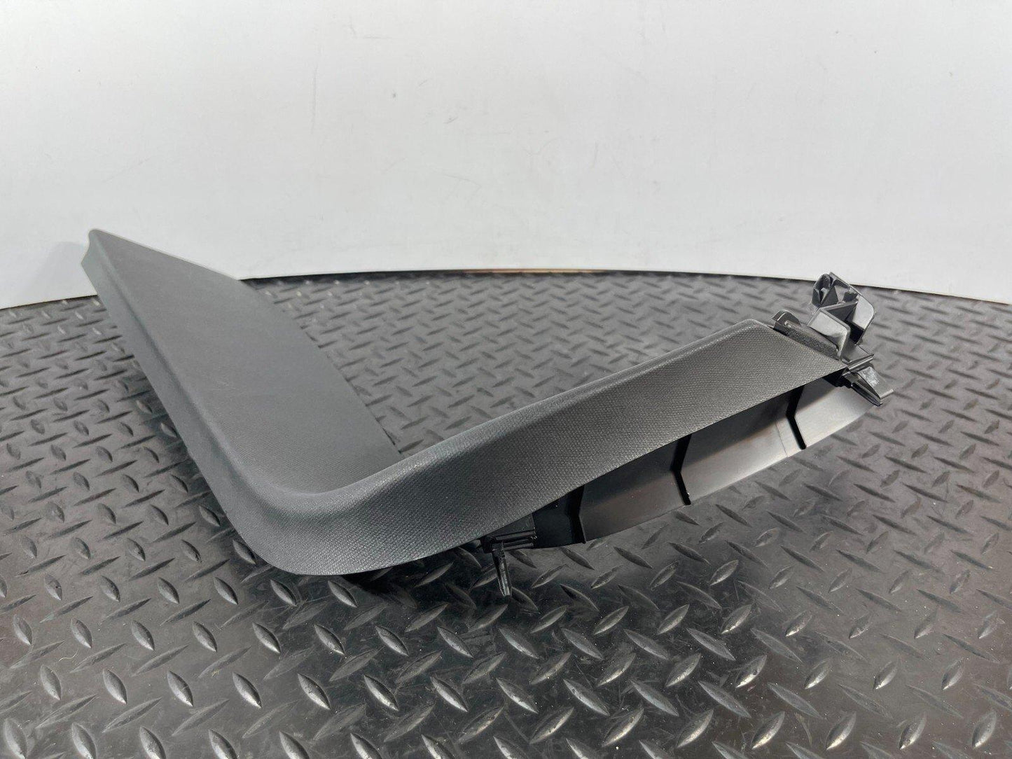 12-18 MERCEDES A-CLASS W176 GENUINE REAR RIGHT O/S BOOTLID TRIM A1767400271