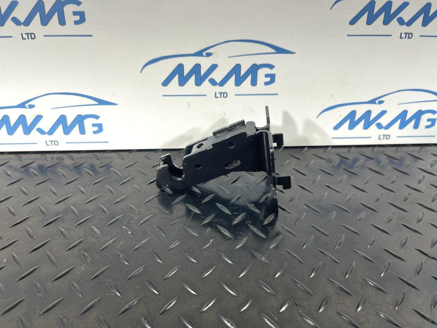 16-19 AUDI A4 B9 REAR SEAT BRACKET MOUNT 8W0886177A