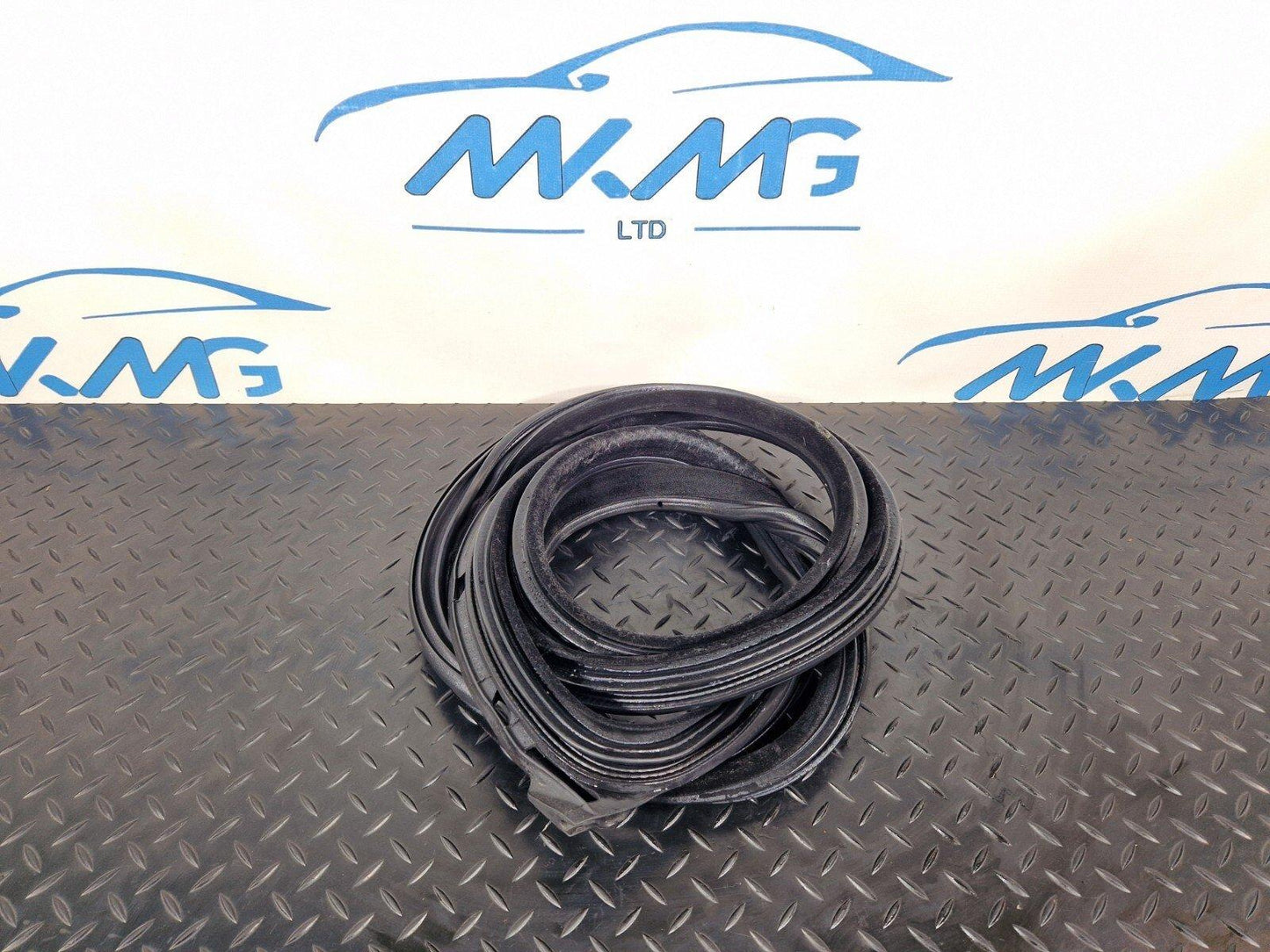 11-18 BMW 6 SERIES F06 REAR LEFT DOOR RUBBER WEATHER SEAL STRIP 7275315