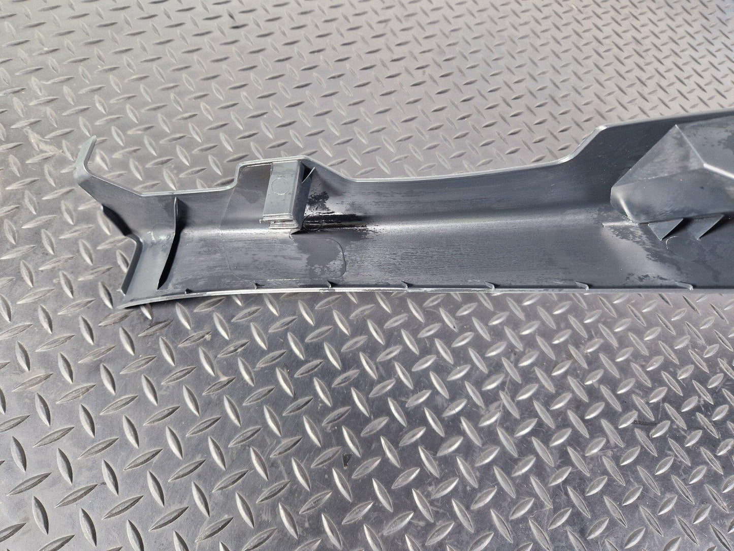 10-18 AUDI A7 4G S-LINE LEFT NSR C PILLAR LOWER SILL TRIM COVER 4G8867767A