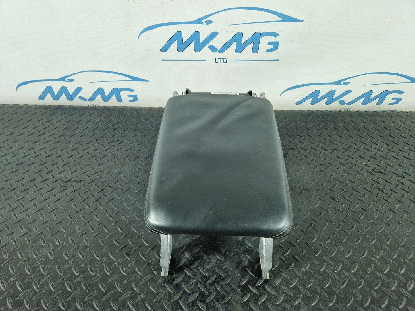 17-24 AUDI S5 F5 GENUINE CENTRE CONSOLE LEATHER ARMREST IN BLACK 8W0864283A