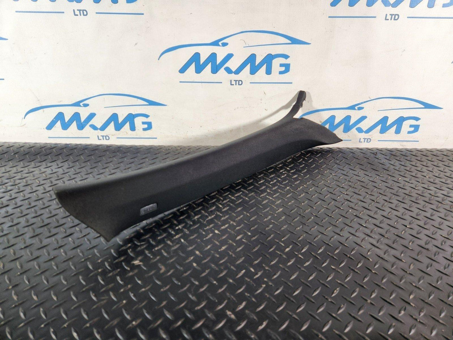 10-18 VW TOUAREG 7P GENUINE RIGHT O/S BLACK A PILLAR TRIM 7P6867234T