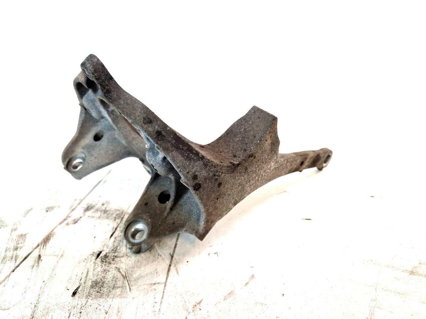14-23 MERCEDES VITO W447 1.5 DIESEL OM622.951 GEARBOX MOUNT BRACKET A4472420001