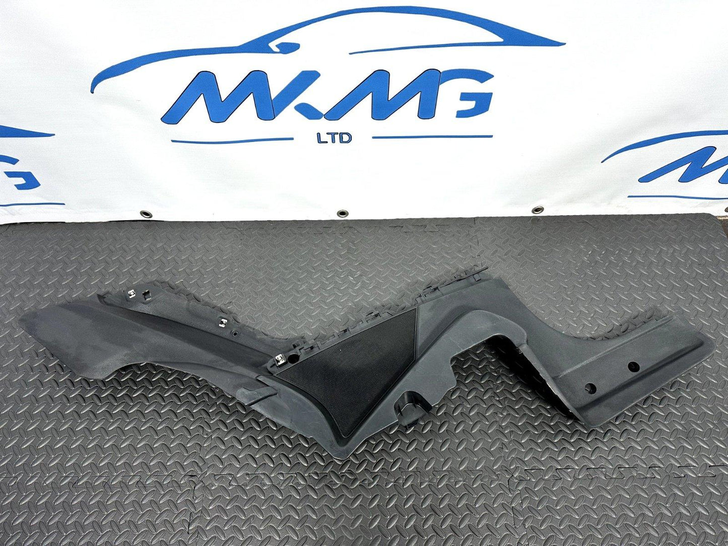 MERCEDES BENZ E CLASS C207 COUPE PASSENGER SIDE REAR C PILLAR COVER A2076901325
