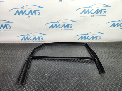 Land Rover Range Rover Evoque L551 SUV Front Left Door Window Rubber Frame XC940