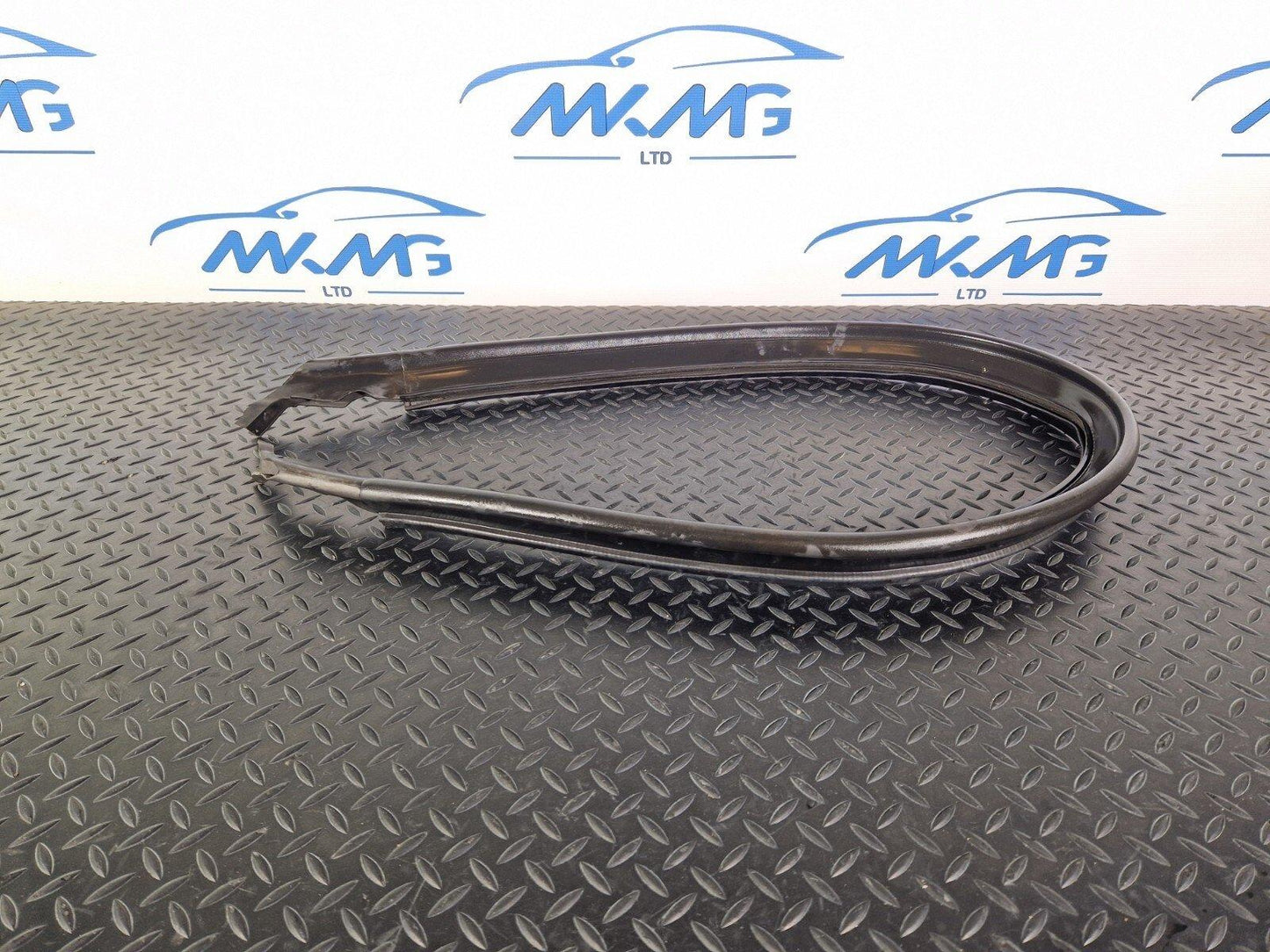 14-23 MERCEDES BENZ VITO W447  BONNET RUBBER SEAL GASKET A4478310042