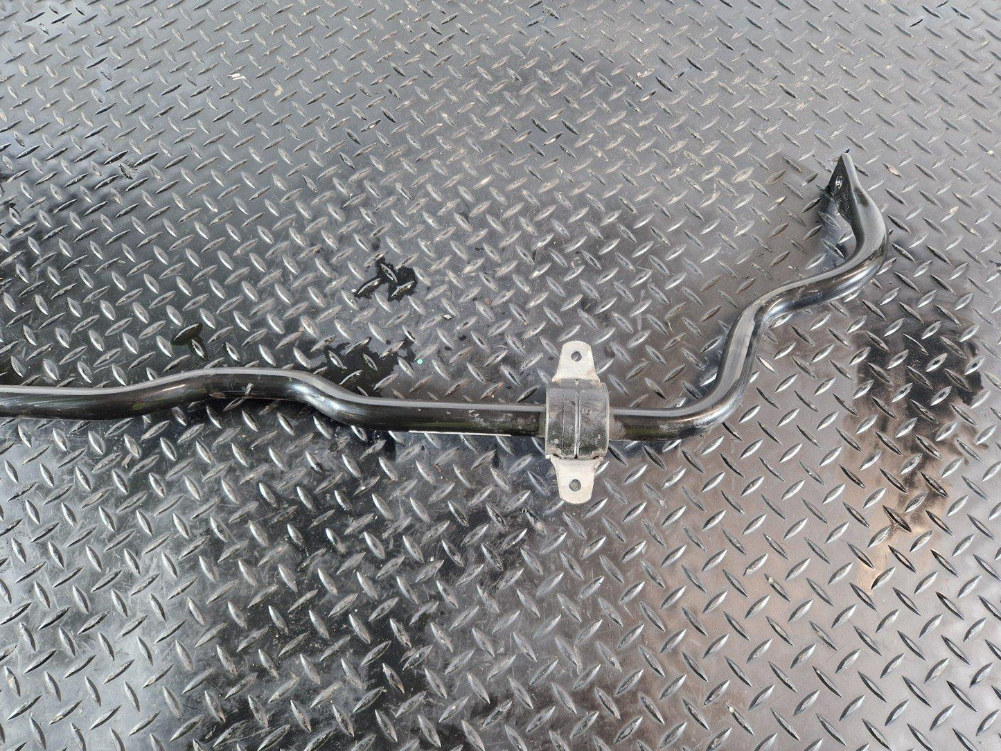 19-ON MERCEDES BENZ B CLASS W247 OEM FRONT ANTI ROLL BAR A2473200511