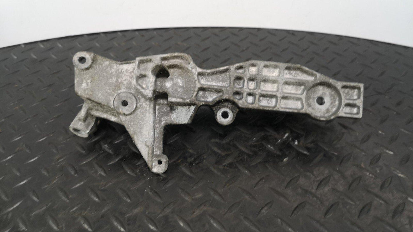 12-18 MERCEDES A B CLA-CLASS 1.8/2.1 CDI EGR COOLER BRACKET A6510943027
