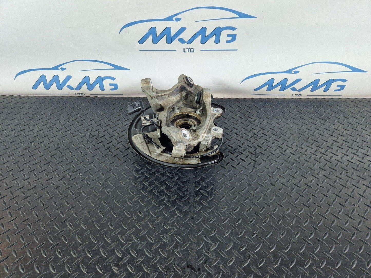 14-21 MERCEDES BENZ C300h W205 N/S PASSENGER SIDE REAR WHEEL HUB A2055467380