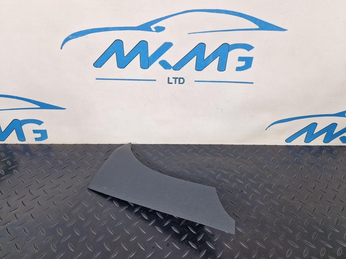 18-ON MERCEDES BENZ SPRINTER W907 OEM RIGHT O/S LOWER TRIM A9106803200
