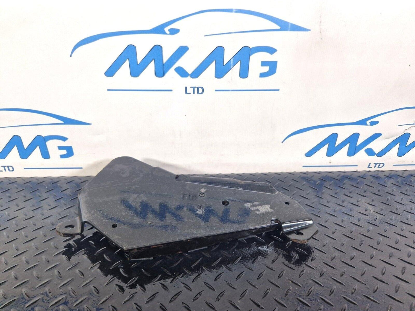 19-ON MERCEDES BENZ CLA C118 FUEL FILLER NECK PROTECTIVE METAL SHEET A2474750000
