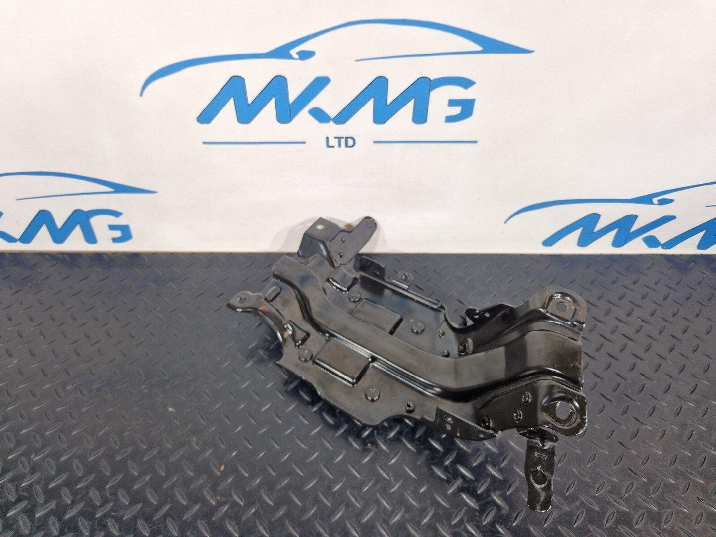 19-ON MERCEDES BENZ A CLASS EQ W177 ENGINE BAY SUPPORT BRACKET A2475450700