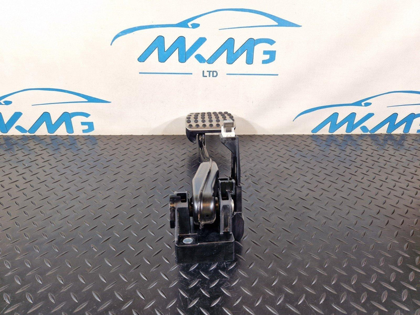 12-18 MERCEDES BENZ B-CLASS W246 GENUINE BRAKE PEDAL A2462920307