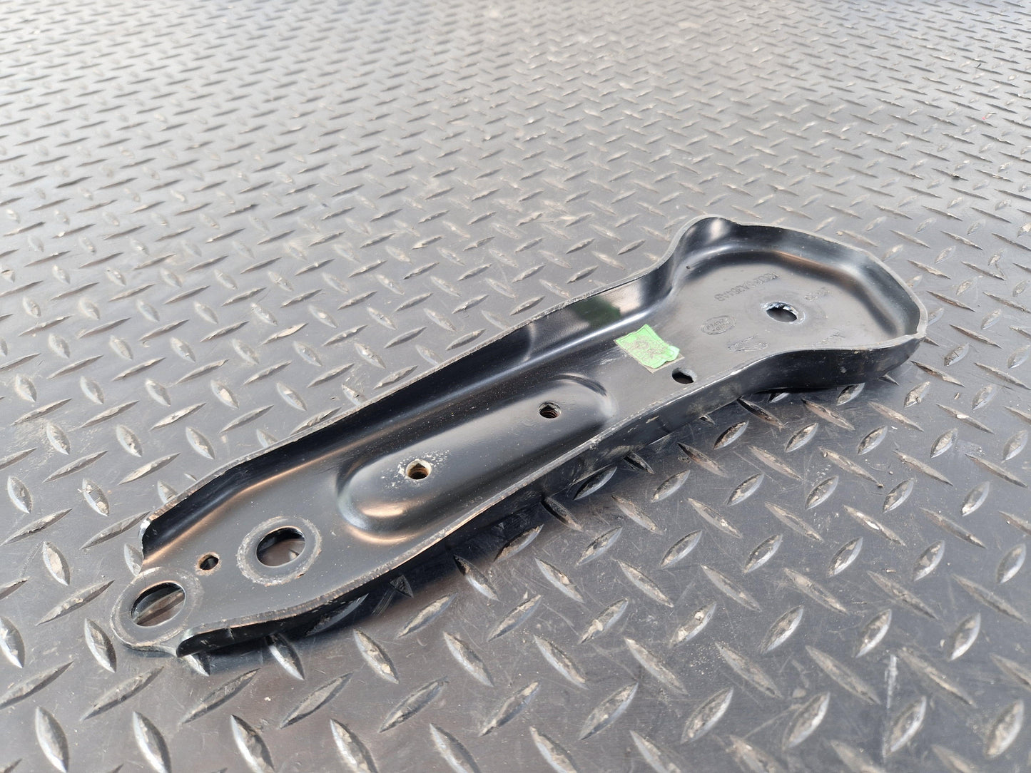Land Rover Range Rover Evoque L551 SUSPENSION MOUNT BRACKET K8D25A364AB